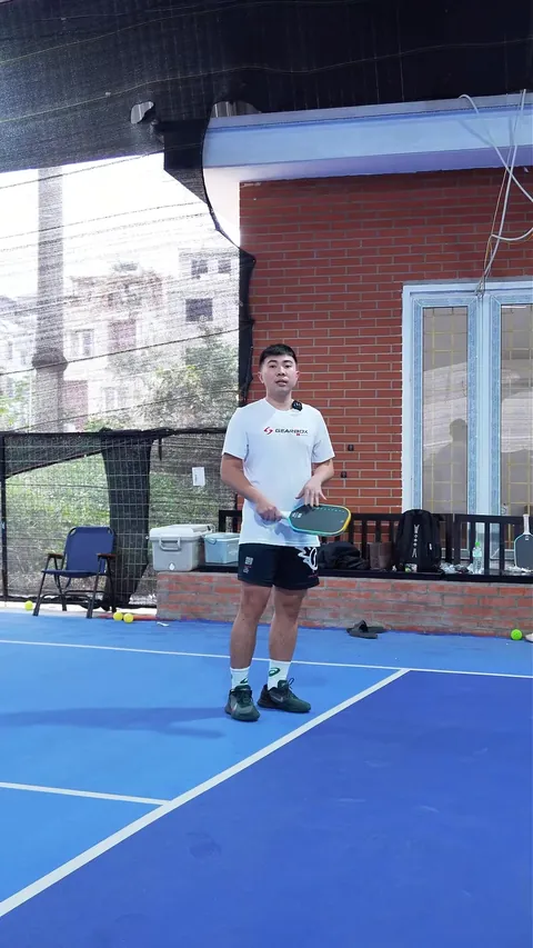 Kỹ thuật dink short-hop trong pickleball và cách sử dụng