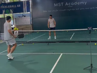 Khóa học pickleball Trung cấp: reset bóng, tấn công và chiến thuật đánh đôi