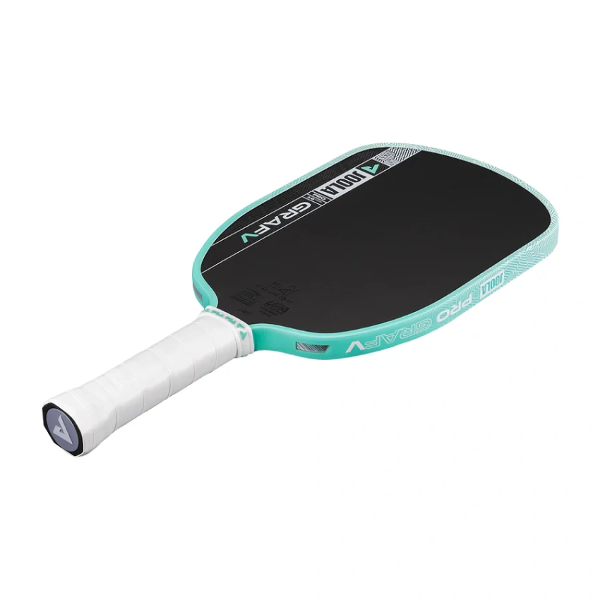 Graf Pro V 16mm đặt nằm nghiêng, thấy mặt vợt và mép viền