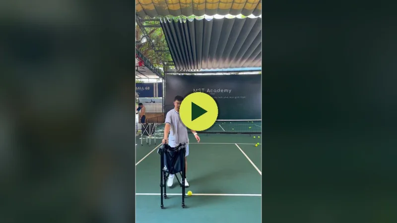 Sang Việt Nam không để du lịch mà để học pickleball